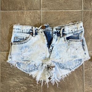 Bullhead denim co. High rise short size 1